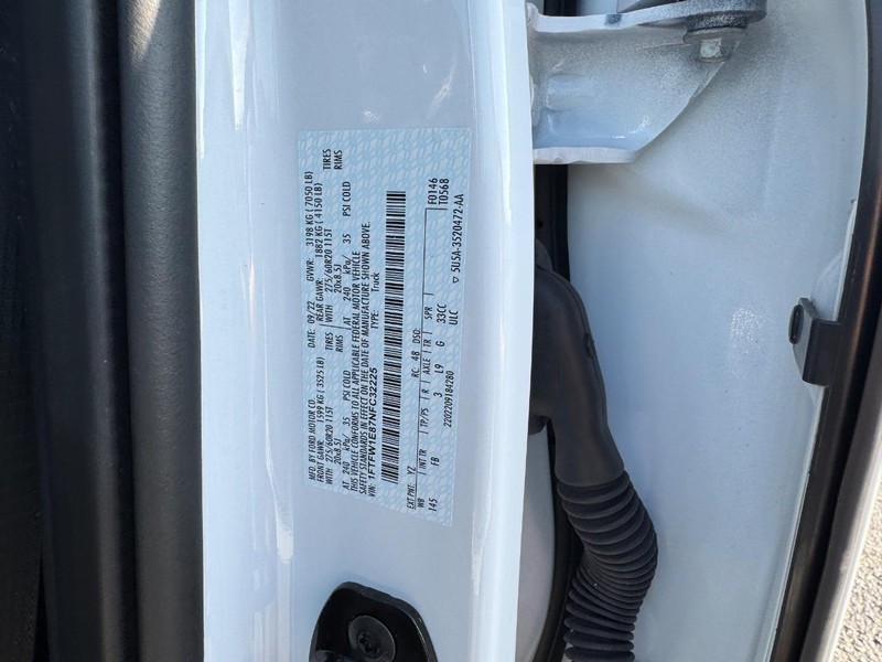 Ford F-150 Vehicle Full-screen Gallery Image 25