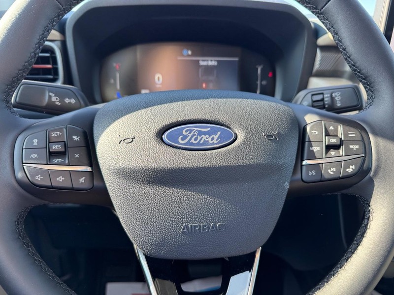 Ford Maverick Vehicle Full-screen Gallery Image 21
