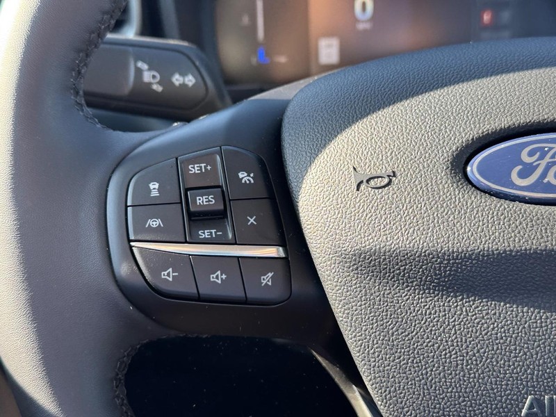 Ford Maverick Vehicle Full-screen Gallery Image 22
