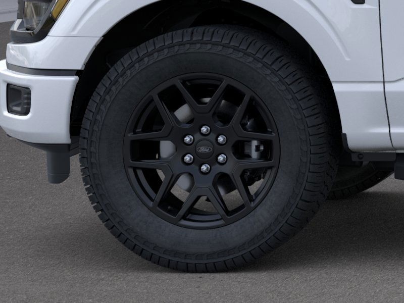 Ford F-150 Vehicle Full-screen Gallery Image 21