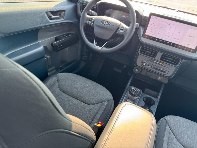 Ford Maverick Vehicle Full-screen Gallery Image 14