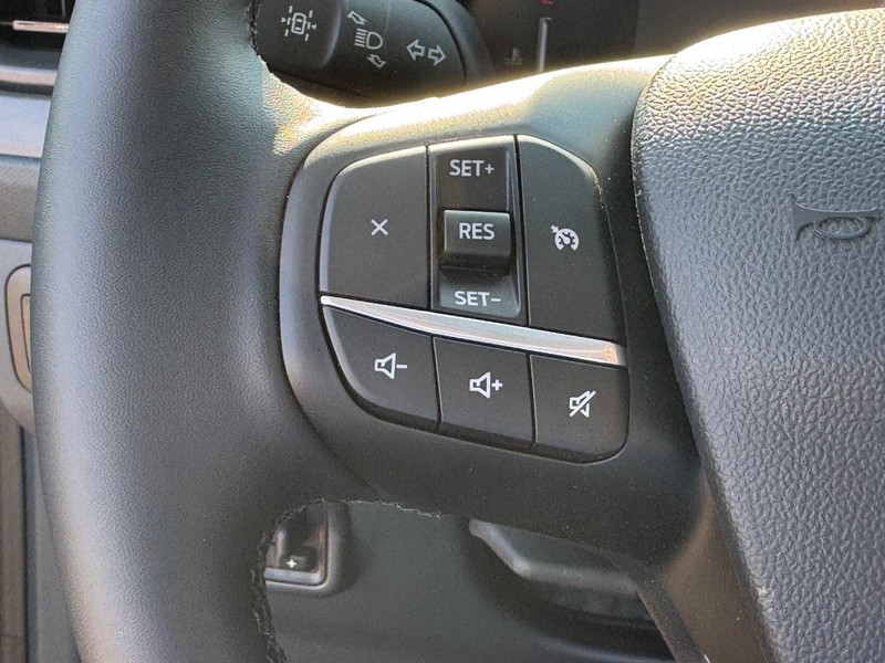 Ford Maverick Vehicle Full-screen Gallery Image 18