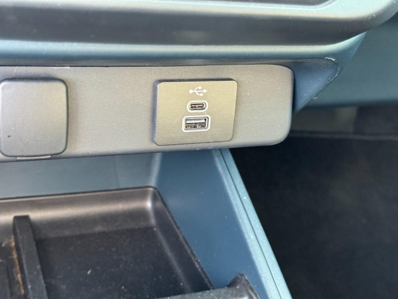 Ford Maverick Vehicle Full-screen Gallery Image 21