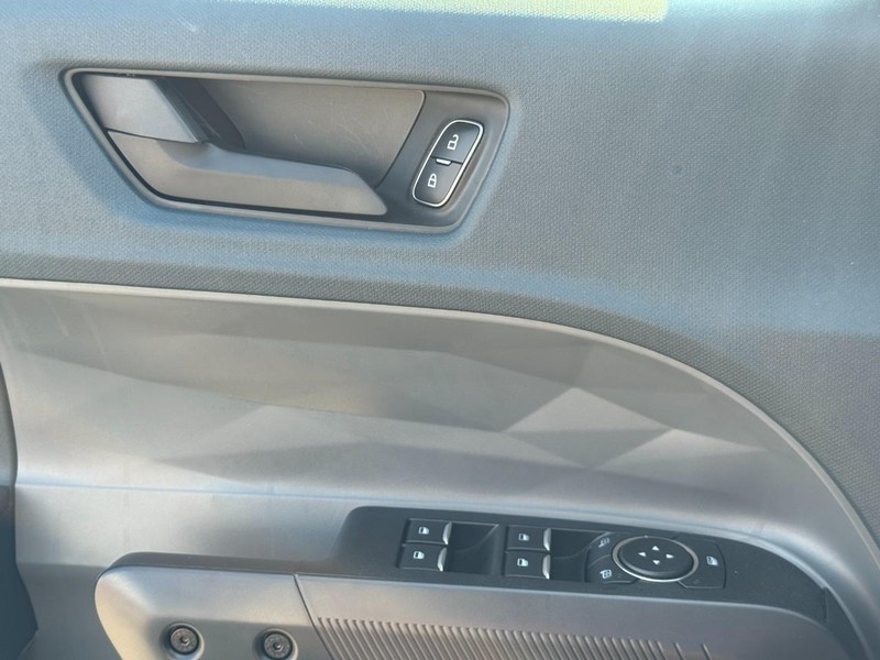 Ford Maverick Vehicle Full-screen Gallery Image 22