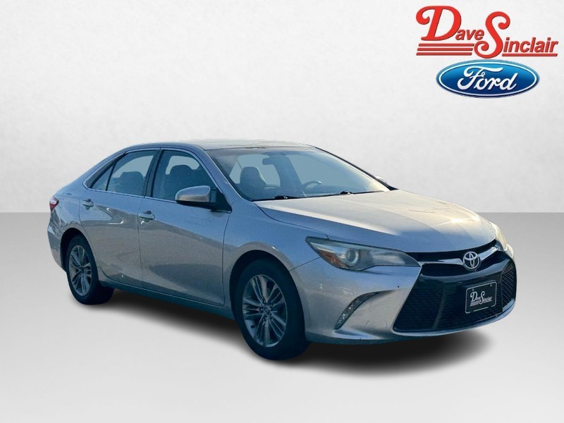 Toyota Camry Vehicle Full-screen Gallery Image 04