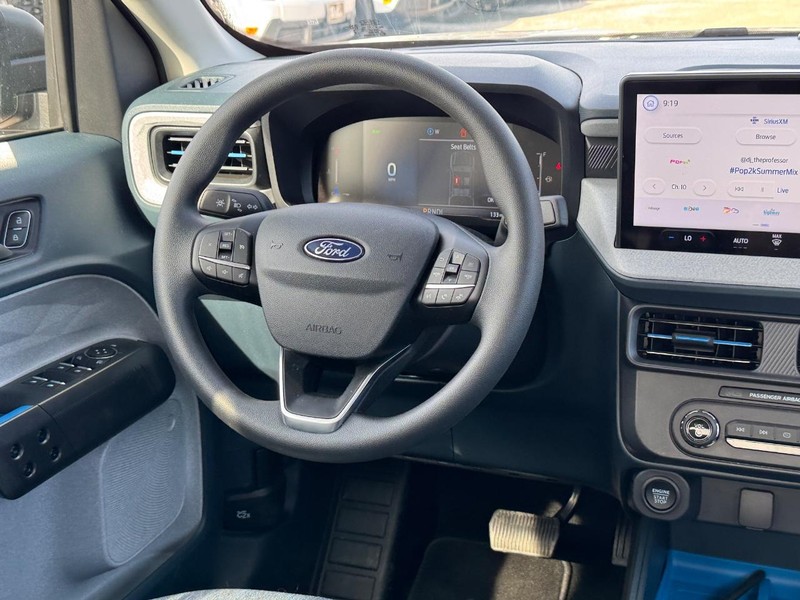 Ford Maverick Vehicle Full-screen Gallery Image 15