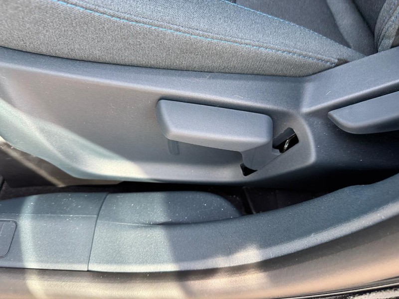 Ford Maverick Vehicle Full-screen Gallery Image 18