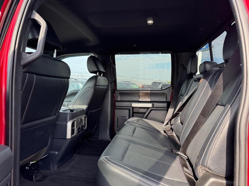 Ford Super Duty F-350 DRW Vehicle Full-screen Gallery Image 12