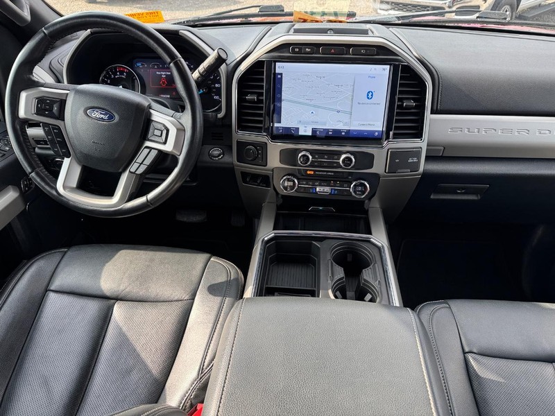 Ford Super Duty F-350 DRW Vehicle Full-screen Gallery Image 15