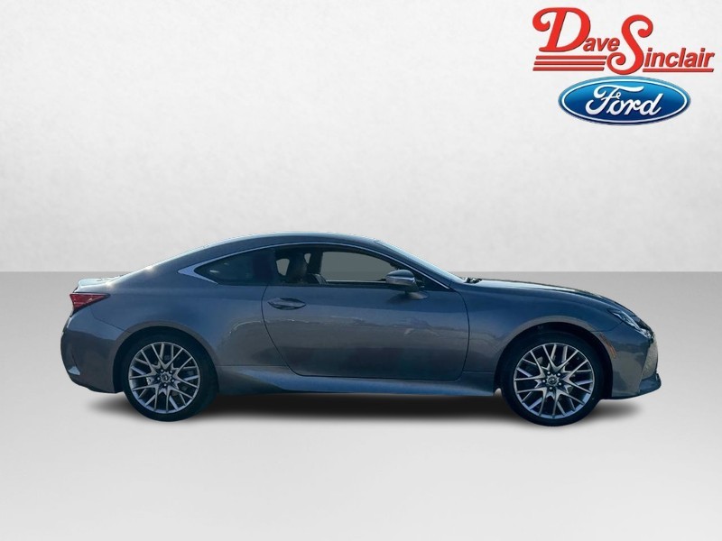 Lexus RC Vehicle Full-screen Gallery Image 05
