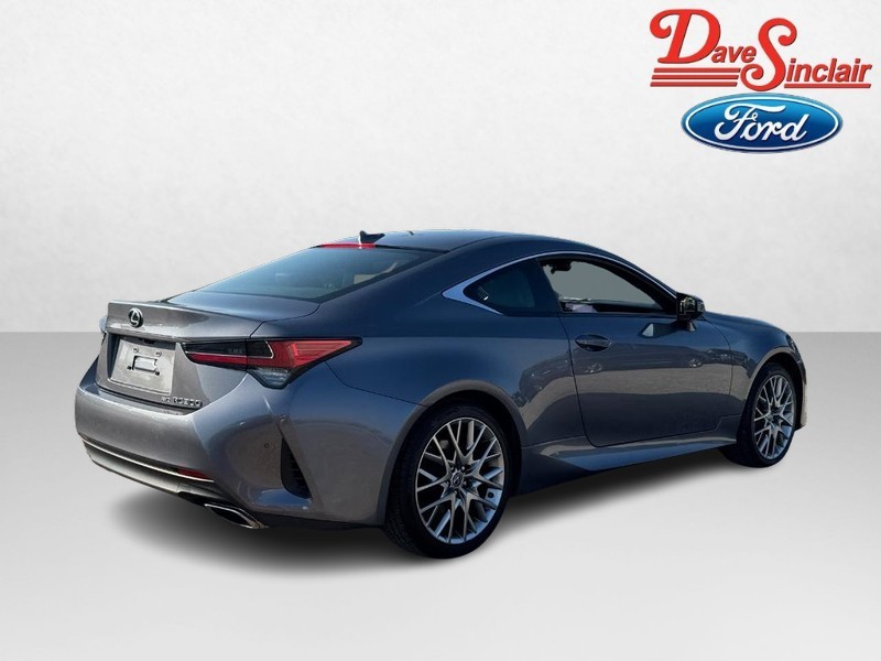 Lexus RC Vehicle Full-screen Gallery Image 07