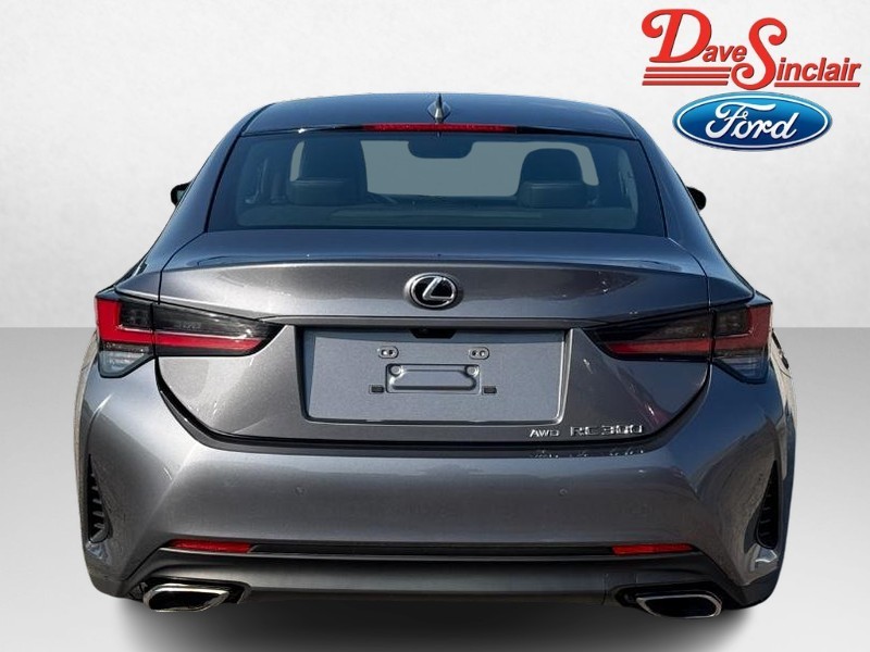 Lexus RC Vehicle Full-screen Gallery Image 08