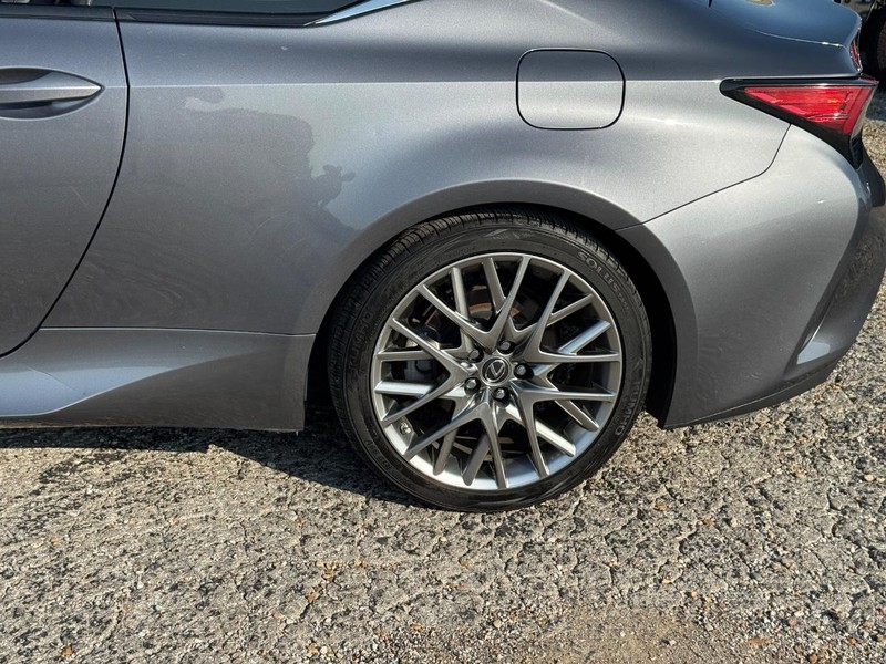 Lexus RC Vehicle Full-screen Gallery Image 11