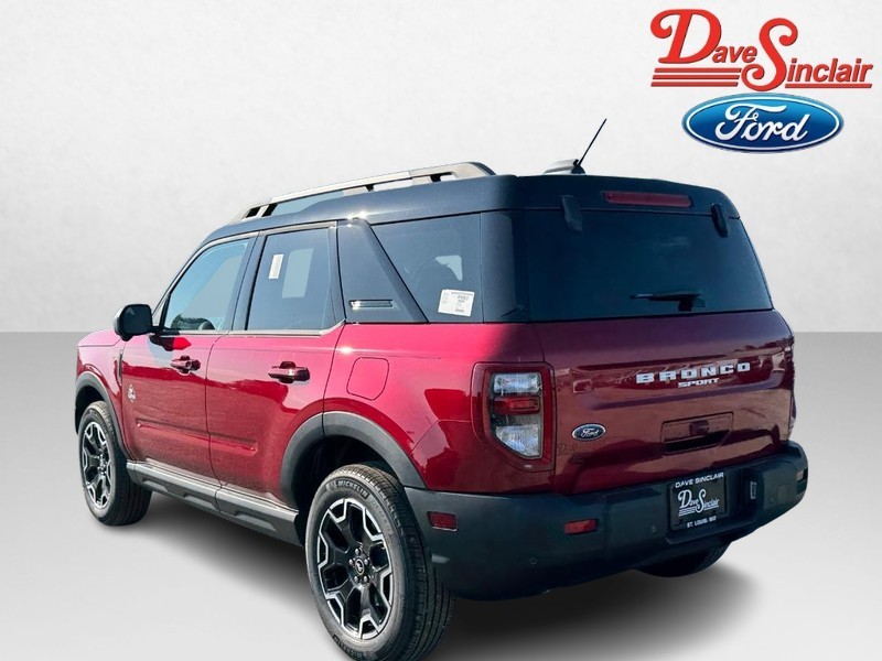 Ford Bronco Sport Vehicle Full-screen Gallery Image 09