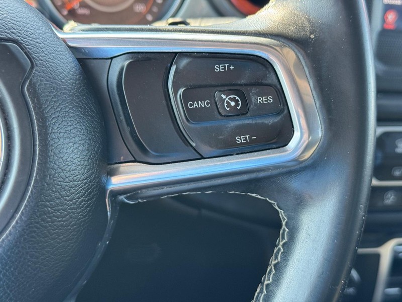 Jeep Wrangler Unlimited Vehicle Full-screen Gallery Image 21