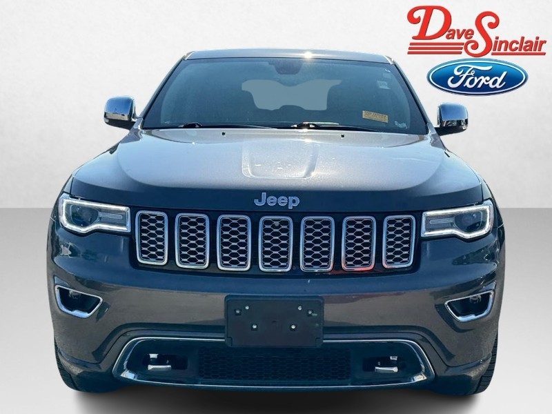 Jeep Grand Cherokee Vehicle Full-screen Gallery Image 02