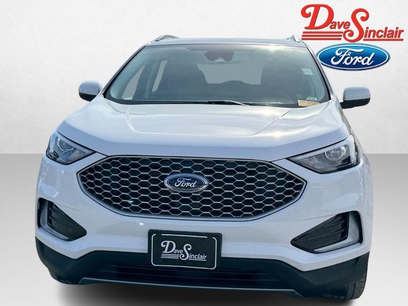 Ford Edge Vehicle Full-screen Gallery Image 02