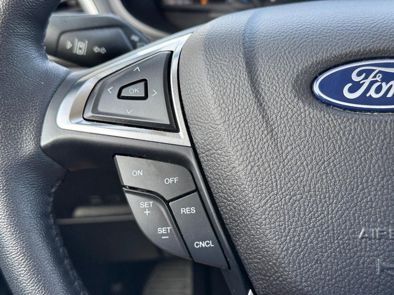 Ford Edge Vehicle Full-screen Gallery Image 20