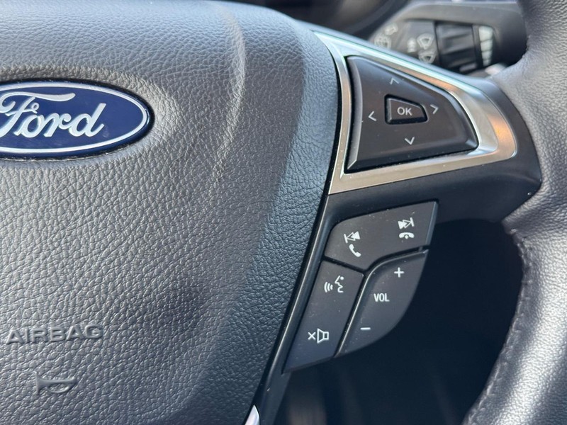Ford Edge Vehicle Full-screen Gallery Image 21