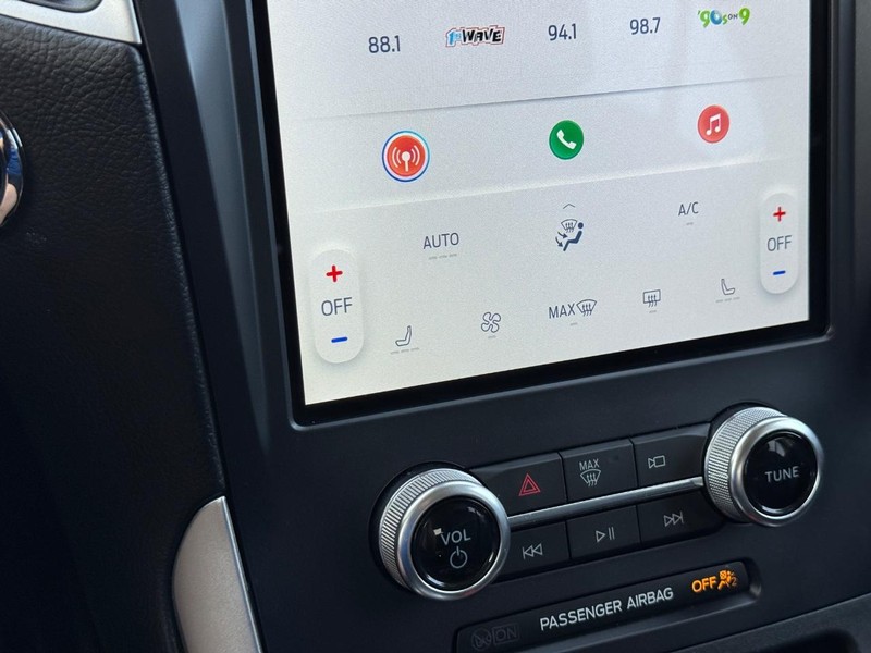 Ford Edge Vehicle Full-screen Gallery Image 22
