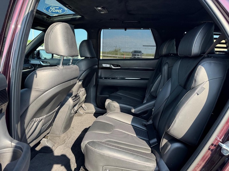 Hyundai Palisade Vehicle Full-screen Gallery Image 12