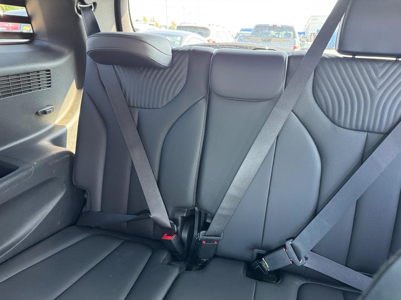 Hyundai Palisade Vehicle Full-screen Gallery Image 15