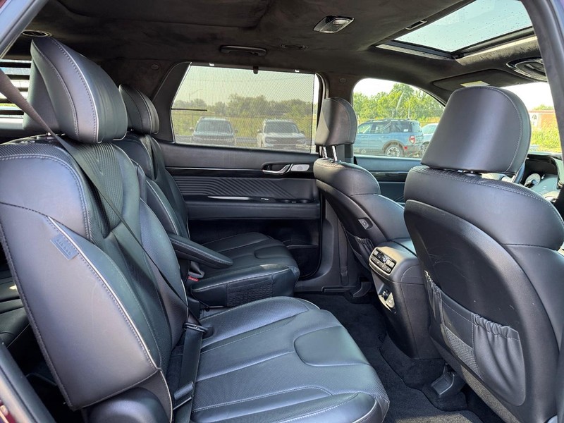 Hyundai Palisade Vehicle Full-screen Gallery Image 16
