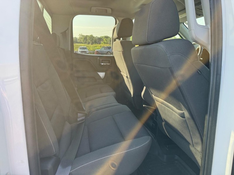 Chevrolet Silverado 1500 Vehicle Full-screen Gallery Image 13