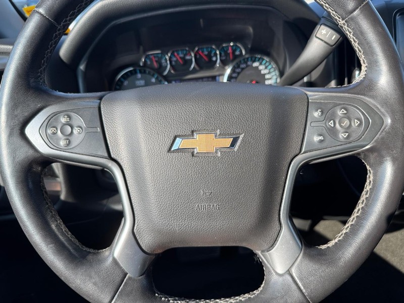 Chevrolet Silverado 1500 Vehicle Full-screen Gallery Image 19