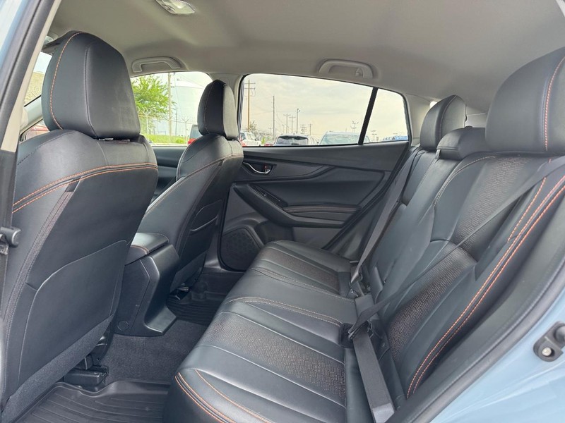 Subaru Crosstrek Vehicle Full-screen Gallery Image 12