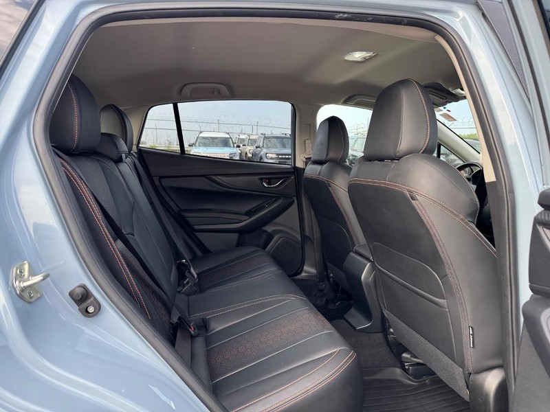 Subaru Crosstrek Vehicle Full-screen Gallery Image 13