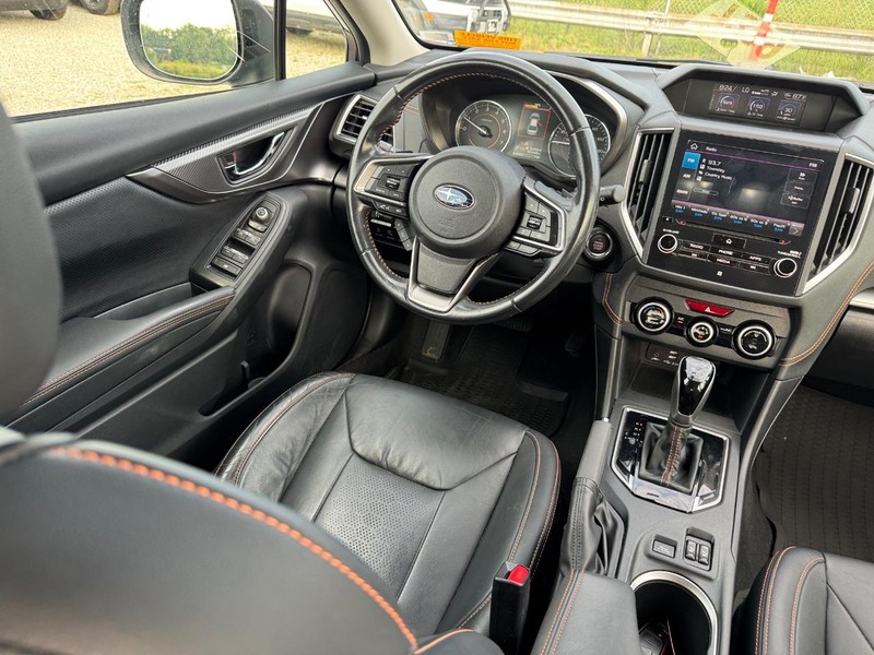 Subaru Crosstrek Vehicle Full-screen Gallery Image 14