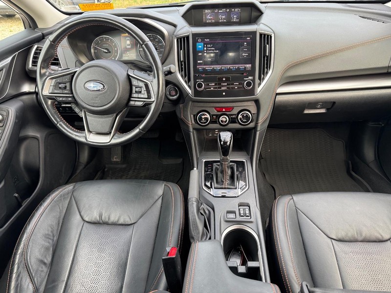 Subaru Crosstrek Vehicle Full-screen Gallery Image 15