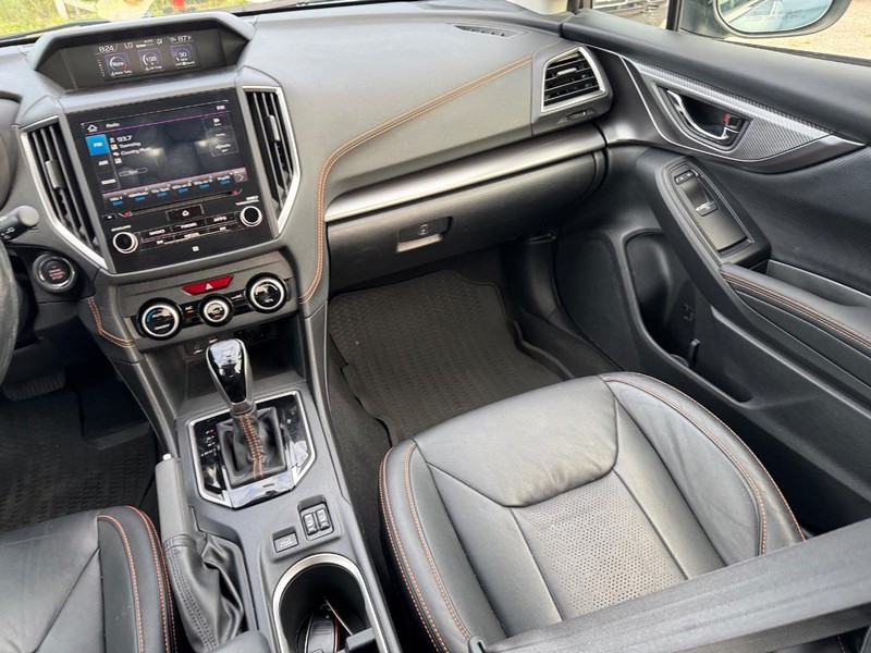 Subaru Crosstrek Vehicle Full-screen Gallery Image 16