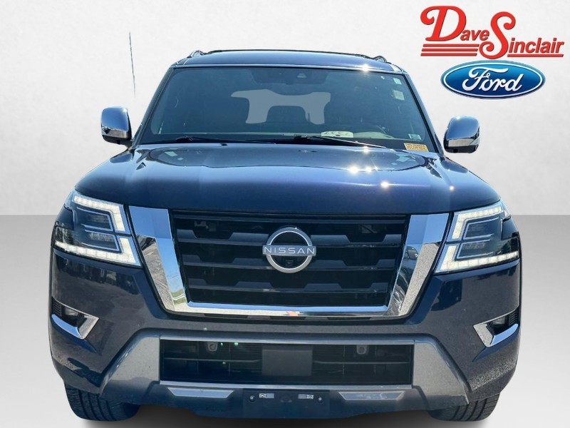 Nissan Armada Vehicle Full-screen Gallery Image 02