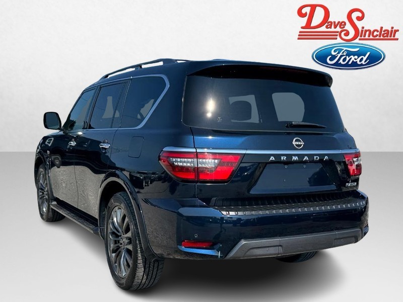 Nissan Armada Vehicle Full-screen Gallery Image 09