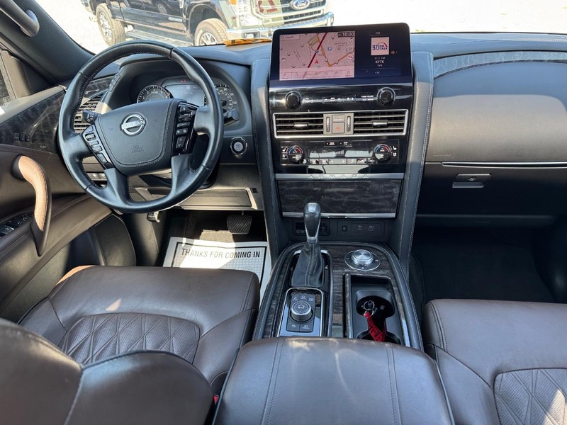 Nissan Armada Vehicle Full-screen Gallery Image 19