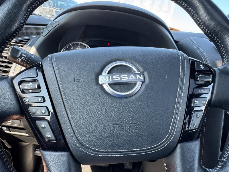 Nissan Armada Vehicle Full-screen Gallery Image 24