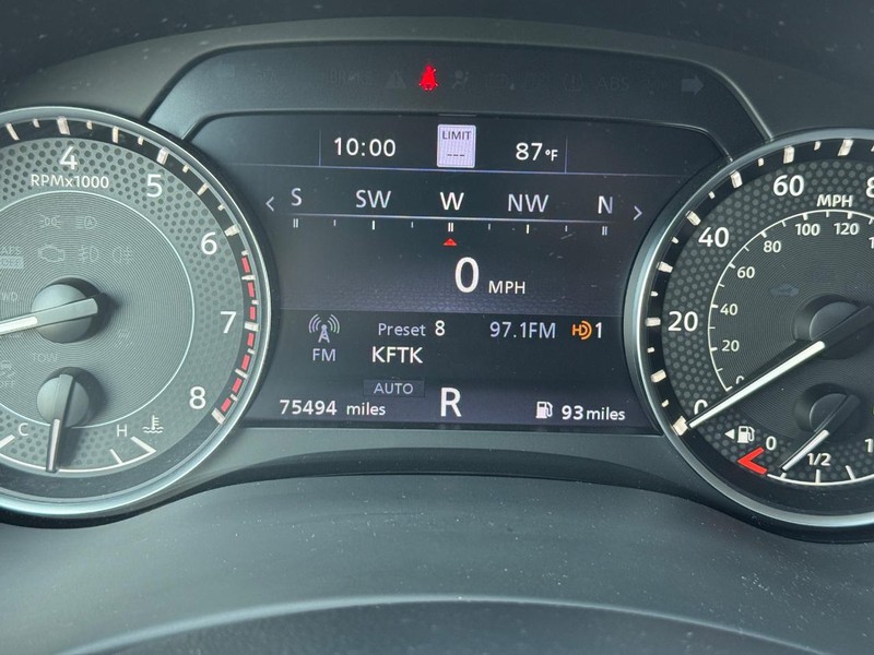 Nissan Armada Vehicle Full-screen Gallery Image 30