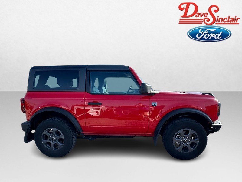 Ford Bronco Vehicle Full-screen Gallery Image 05
