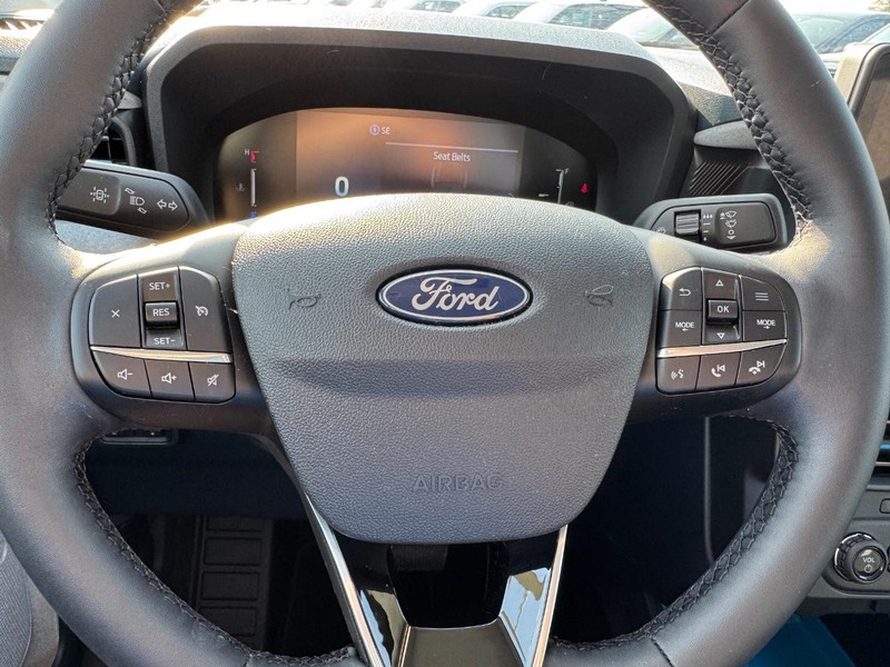 Ford Maverick Vehicle Full-screen Gallery Image 20