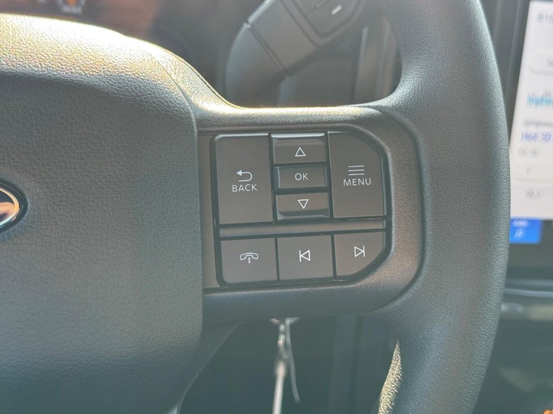 Ford F-150 Vehicle Full-screen Gallery Image 22