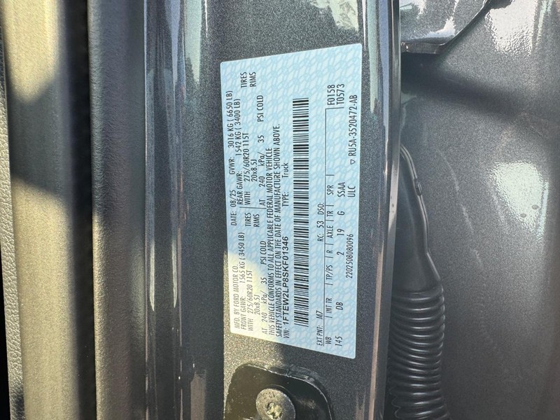 Ford F-150 Vehicle Full-screen Gallery Image 24