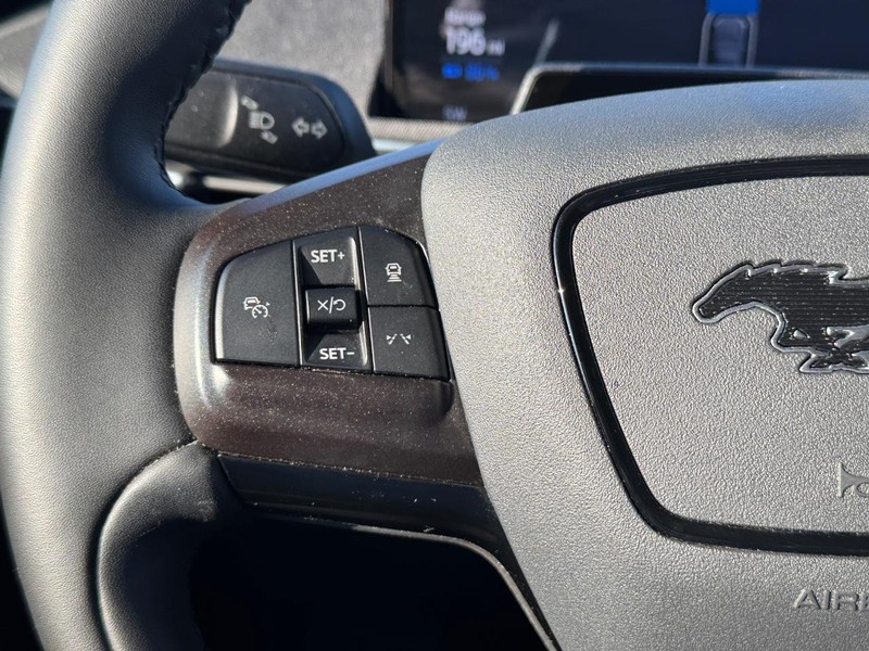 Ford Mustang Mach-E Vehicle Full-screen Gallery Image 21