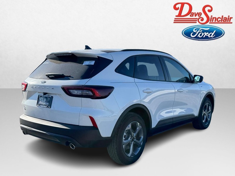Ford Escape Vehicle Full-screen Gallery Image 07