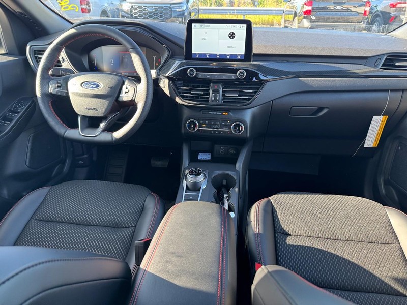 Ford Escape Vehicle Full-screen Gallery Image 14