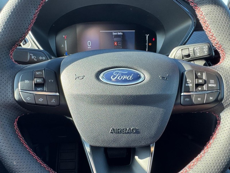 Ford Escape Vehicle Full-screen Gallery Image 20