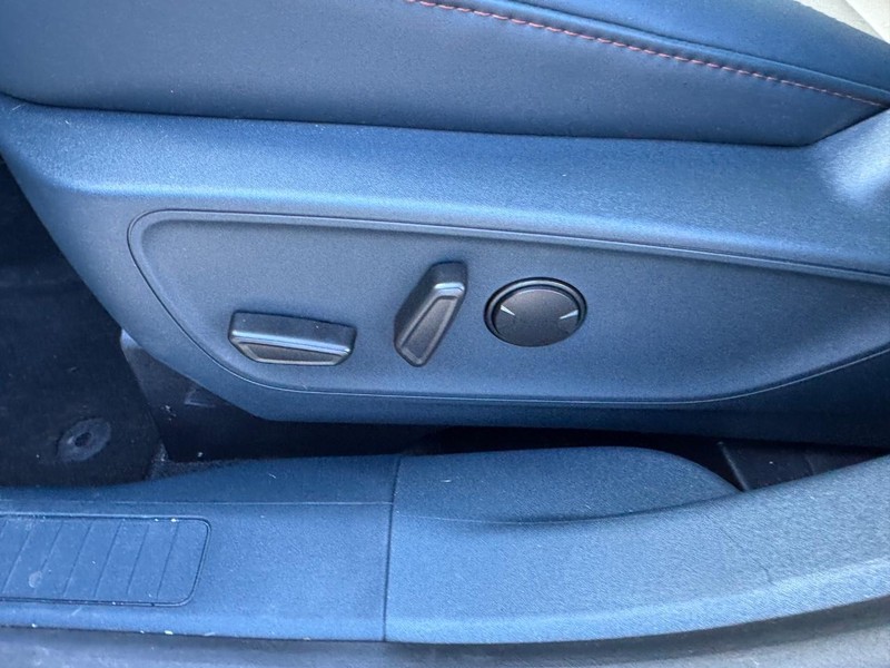 Ford Maverick Vehicle Full-screen Gallery Image 18