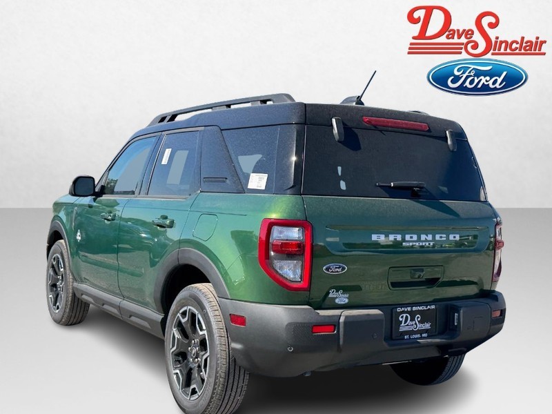 Ford Bronco Sport Vehicle Full-screen Gallery Image 09