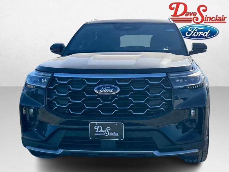 Ford Explorer Vehicle Full-screen Gallery Image 02